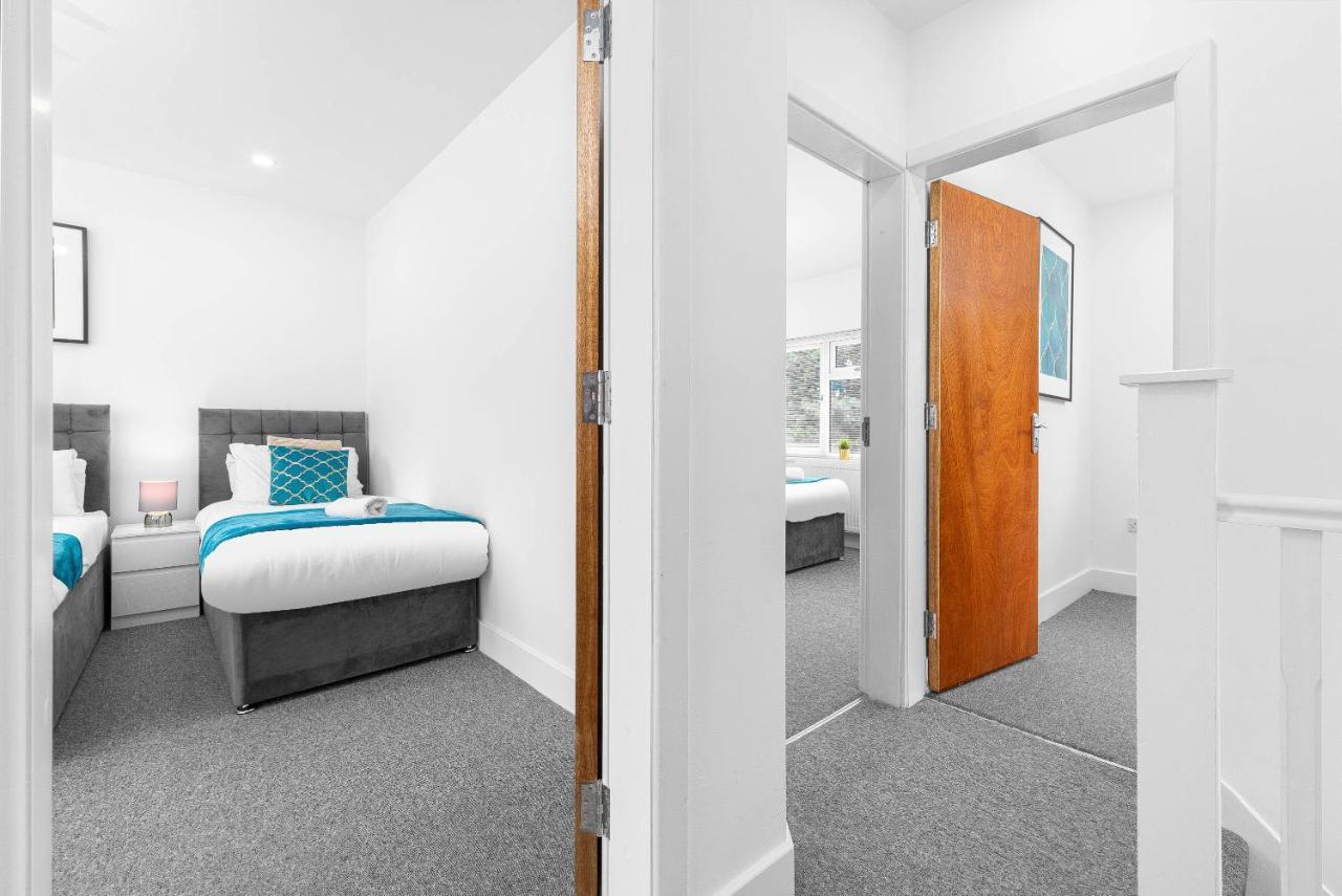 5 Bedroom House - 10 Guests - Multiple Off Street Parking - Garden - Smart Tv - Wifi - Contractors - Families - Groups Birmingham Exterior photo